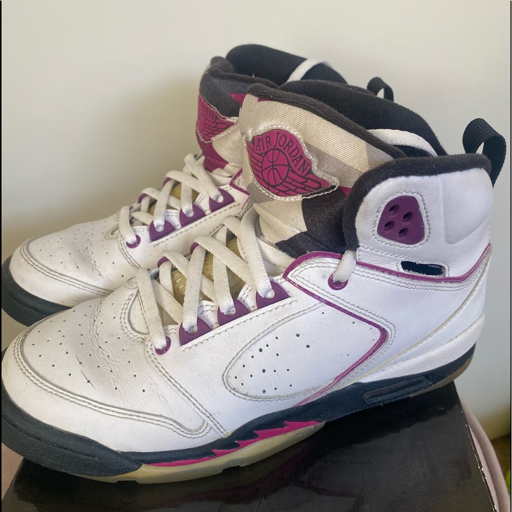 Girls Jordan Sixty Plus (GS) Size 4.5